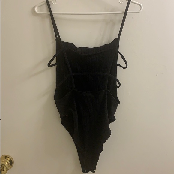 Black caged back bodysuit - Picture 2 of 5